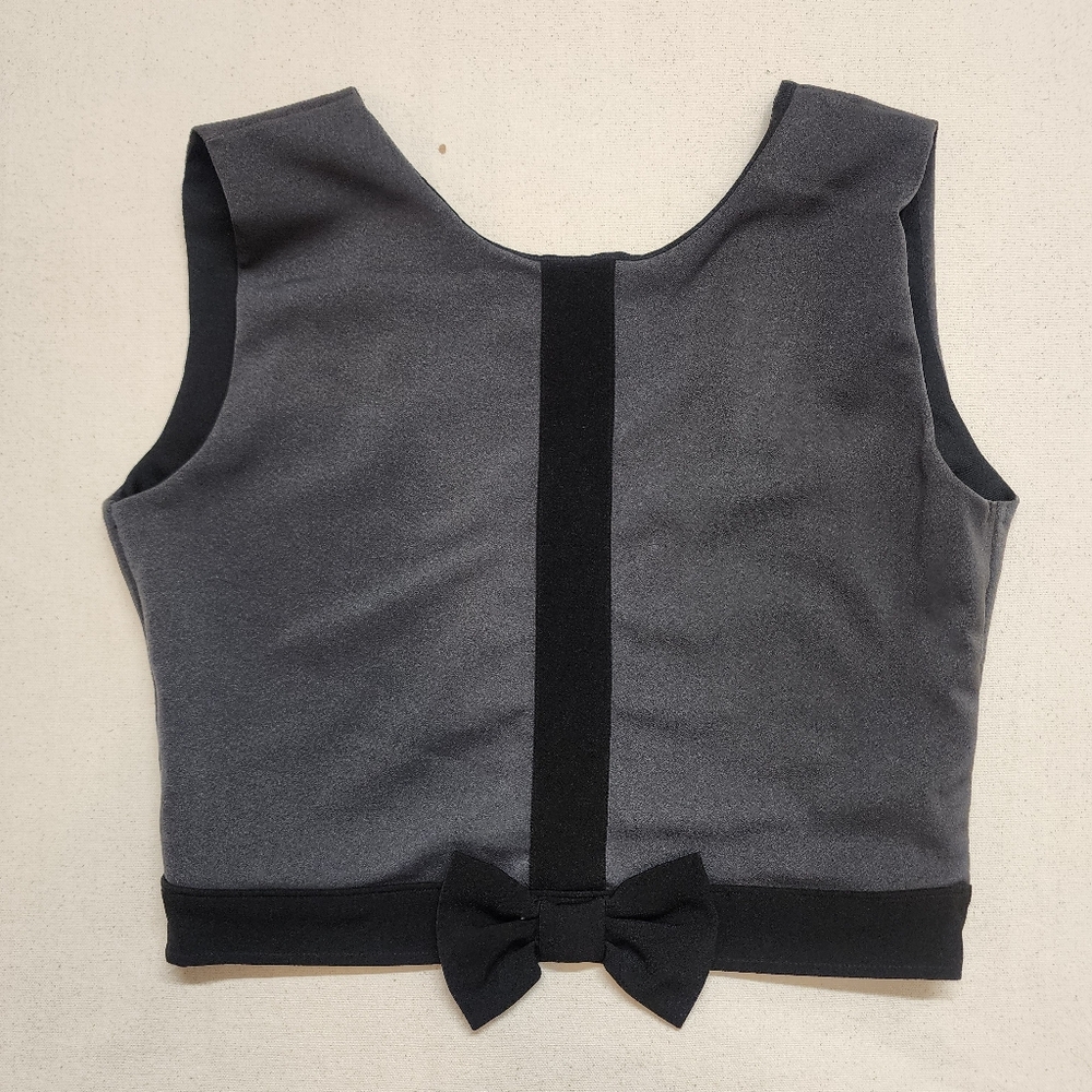 Women's Sleeveless Open Back Blouse Cropped